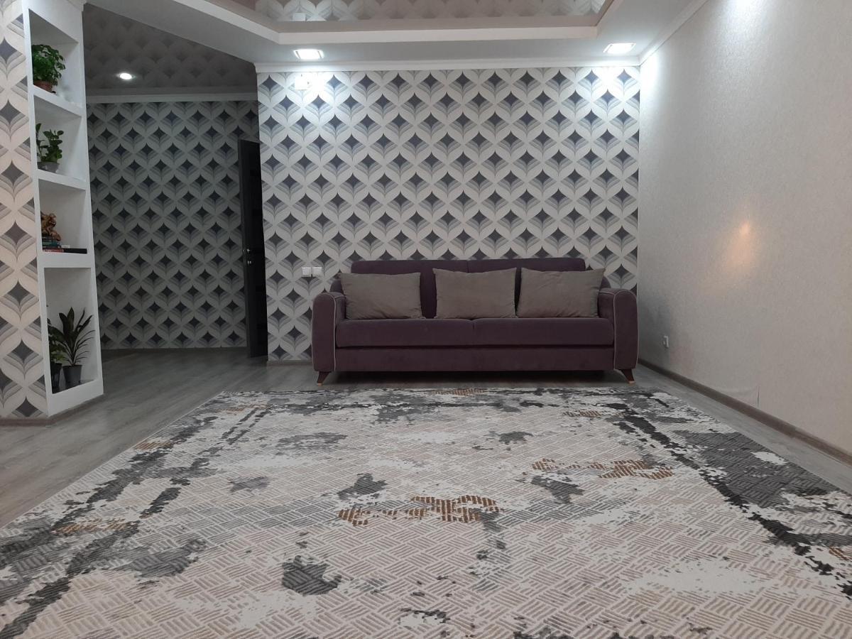 Отличная Двухкомнатная Квартира-Студия 70Кв Uralsk Eksteriør bilde