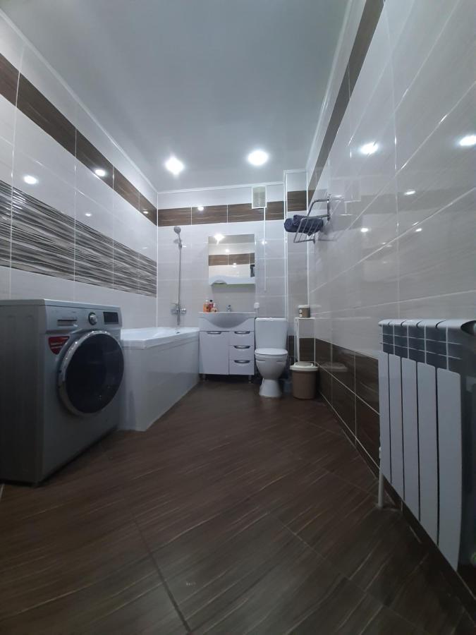 Отличная Двухкомнатная Квартира-Студия 70Кв Uralsk Eksteriør bilde
