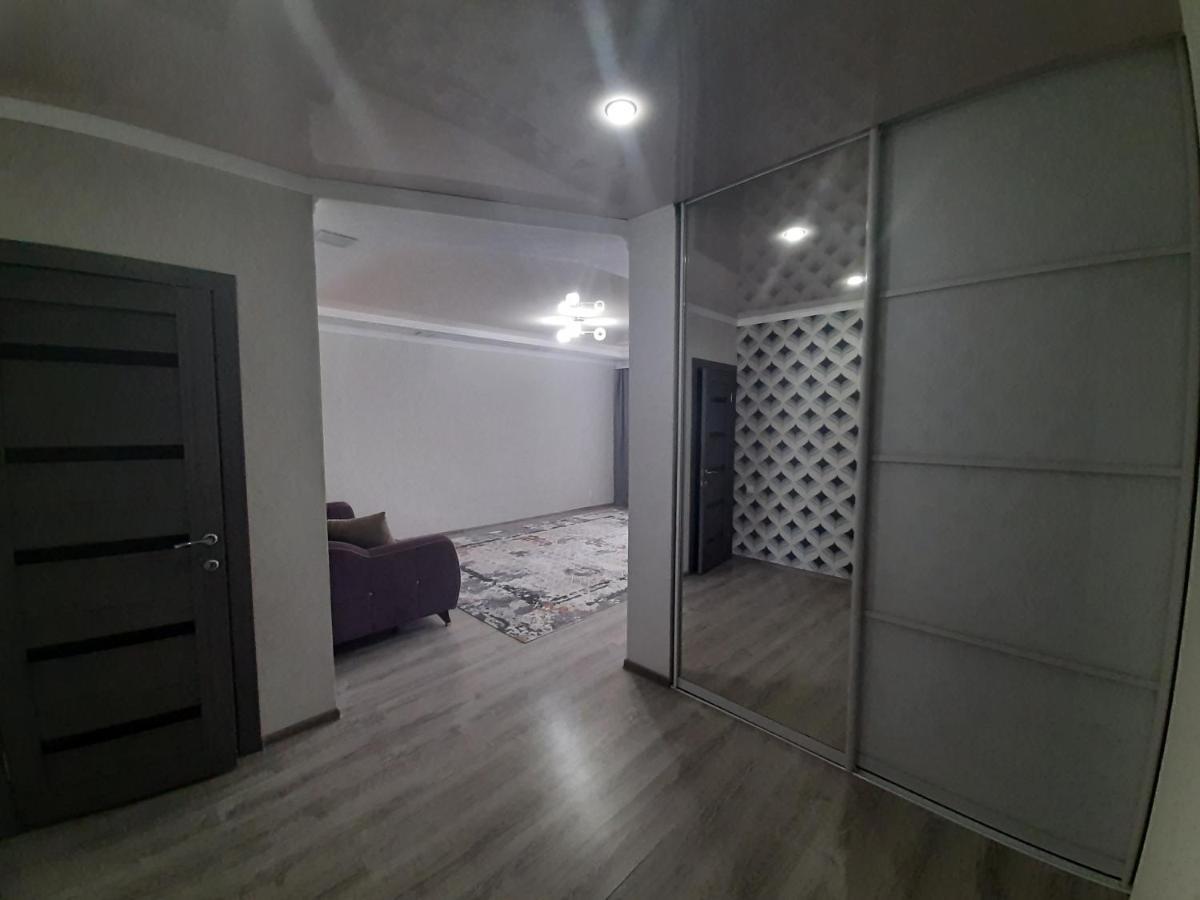 Отличная Двухкомнатная Квартира-Студия 70Кв Uralsk Eksteriør bilde